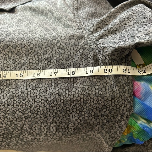 Robert Graham Gray Geometric Shirt with Colorful Collar Men’s S - Picture 8 of 8